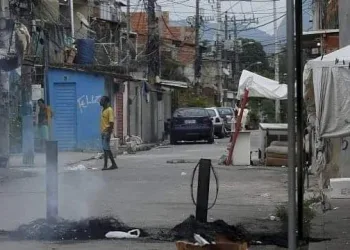POLÍCIAL CIVIL É BALEADO NA ZONA OESTE