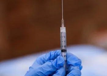 Brasil está acima da média global na vacinação contra a Covid-19