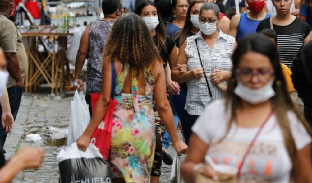 Covid-19: Brasil registra 303 mortes e 12.126 casos em 24 horas