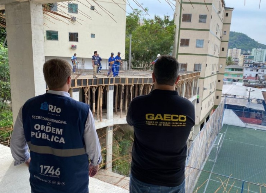 SEOP e MPRJ realizam operação para demolir construções erguidas pela milícia na Zona Oeste