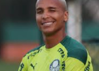 EX-VENDEDOR DE SALGADO EM CAMPO GRANDE, EX-CANTOR DE PAGODE, NOVO CAMPEÃO DA LIBERTADORES. QUEM É DEYVERSON, HERÓI DO TÍTULO DO PALMEIRAS