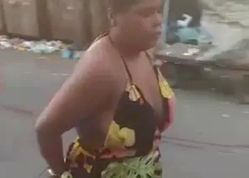 MACABRO!! MULHER ESQUARTEJA CORPO DE MARIDO NA ZONA OESTE( VIDEO)