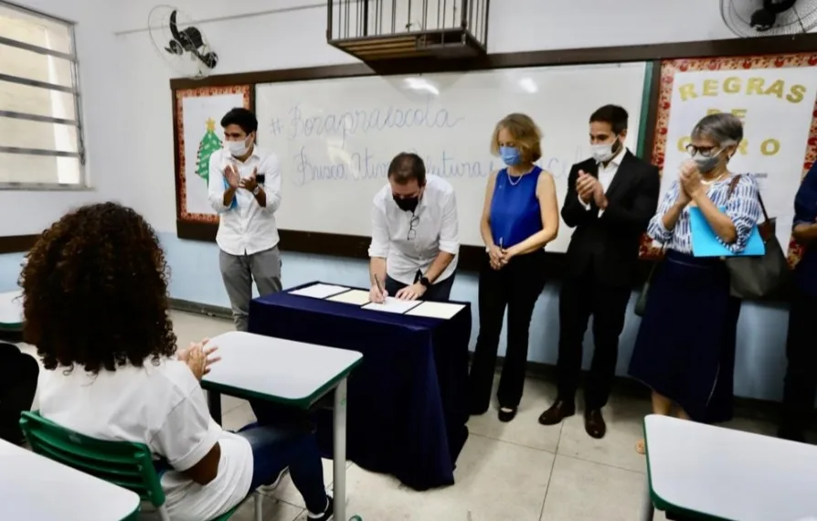 Prefeitura do Rio e UNICEF somam esforços para combater a evasão escolar