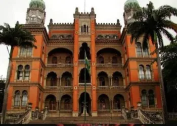 URGENTE: FIOCRUZ CONFIRMA PRIMEIRO CASO DE ÔMICRON NO RIO