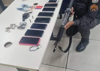 POLICIAIS PRENDEM BANDIDOS QUE FAZIAM ARRASTÃO NA ILHA DE GUARATIBA!!