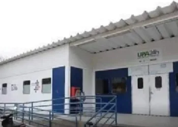 POLICIA ENCONTRA FAMILIA DE CRIANÇA ABANDONADA MORTA EM UPA NO RJ