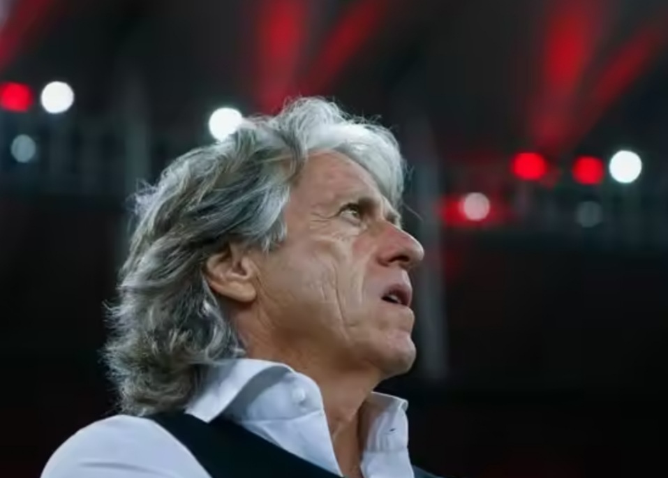 Empresário de Jorge Jesus chega ao Rio para discutir retorno ao Flamengo