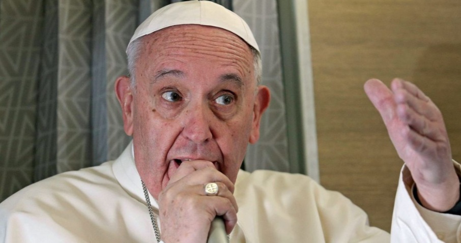 Papa diz que jovens estão nas redes sociais, mas são pouco sociáveis