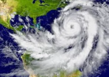 CICLONE SE FORMA NO OCEANO E AUMENTAM CHUVAS NO RIO