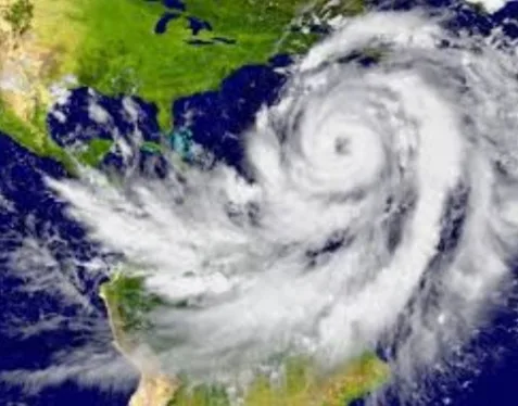 CICLONE SE FORMA NO OCEANO E AUMENTAM CHUVAS NO RIO