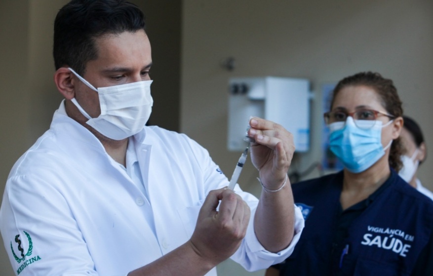 Município recebe 100 mil doses e retoma campanha de vacinação contra a gripe nesta sexta-feira