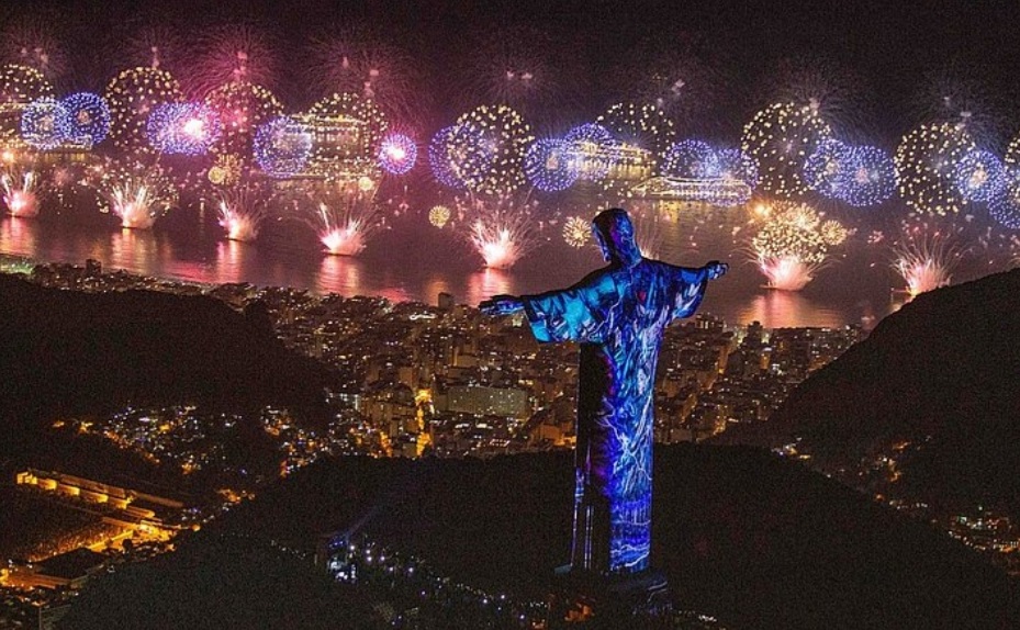Eduardo Paes confirma réveillon queima de fogos em Copacabana e mais 9 bairros
