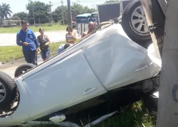 ( video) Acidente de carro deixa quatro mortos e um ferido em Itaguaí, RJ