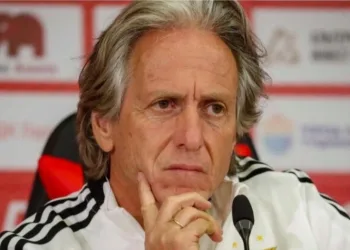 Após Fla fechar com Paulo Sousa, Jesus deixa o comando do Benfica