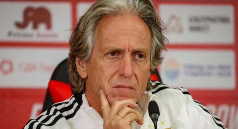 Após Fla fechar com Paulo Sousa, Jesus deixa o comando do Benfica