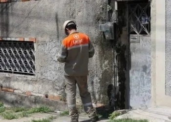 CLIENTES DA LIGHT RECLAMAM DE TROCA DE MEDIDORES DE ENERGIA SEM AUTORIZAÇÃO NO RIO