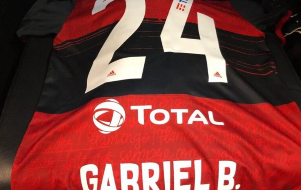 Flamengo é denunciado por homofobia por não ter camisa 24
