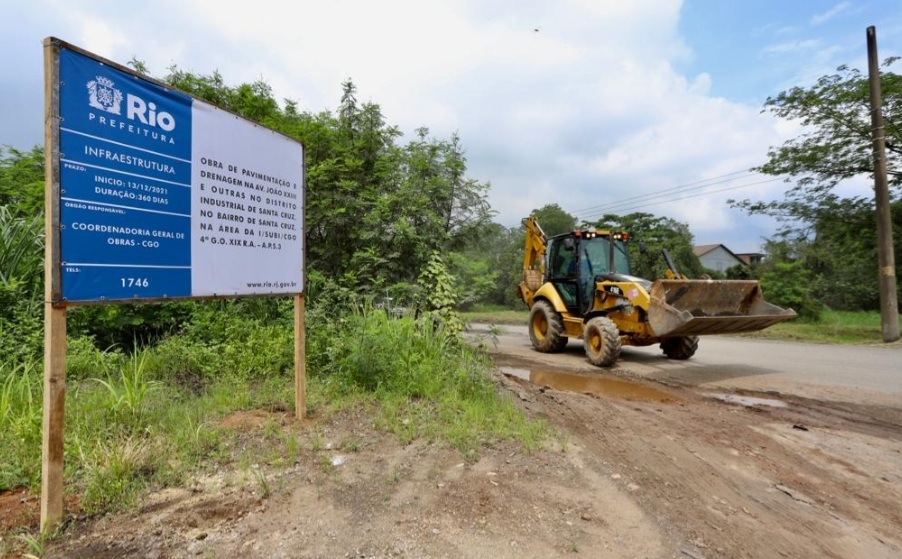 Prefeitura inicia obra de pavimentação e drenagem no Distrito Industrial de Santa Cruz