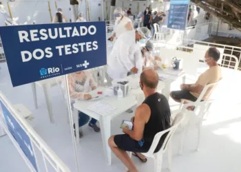 Covid-19: Vacinação segue nesta terça-feira na cidade. Veja onde fazer o teste em caso de sintoma gripal