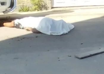EX-POLICIAL É MORTO NA PORTA DE CASA NA ZONA OESTE