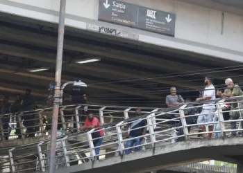 Motoristas do BRT entram em greve; todos os 200 ônibus estão parados