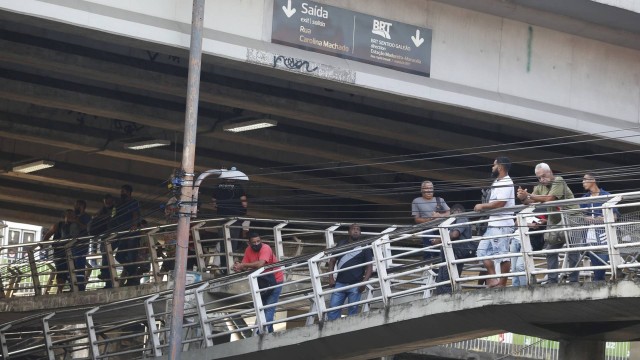 Motoristas do BRT entram em greve; todos os 200 ônibus estão parados