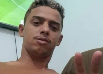 JOVEM É ASSASSINADO COM MAIS DE 30 TIROS NA ZONA OESTE