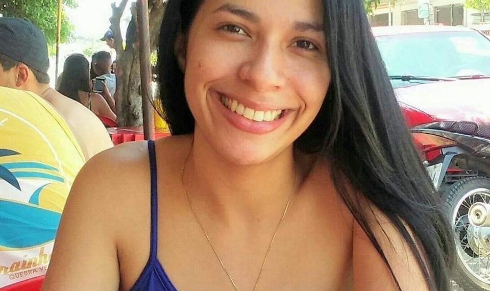 JOVEM FOI BRUTALMENTE ESPANCADA E JOGADA NO MATAGAL POR “NAMORADO” NO RJ