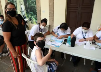 Covid-19: Calendário de vacinação infantil será retomado sexta-feira para imunizar crianças de 6 anos ou mais