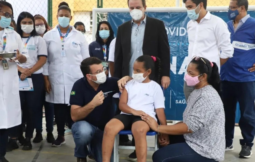 Prefeitura lança programa Vacina na Escola