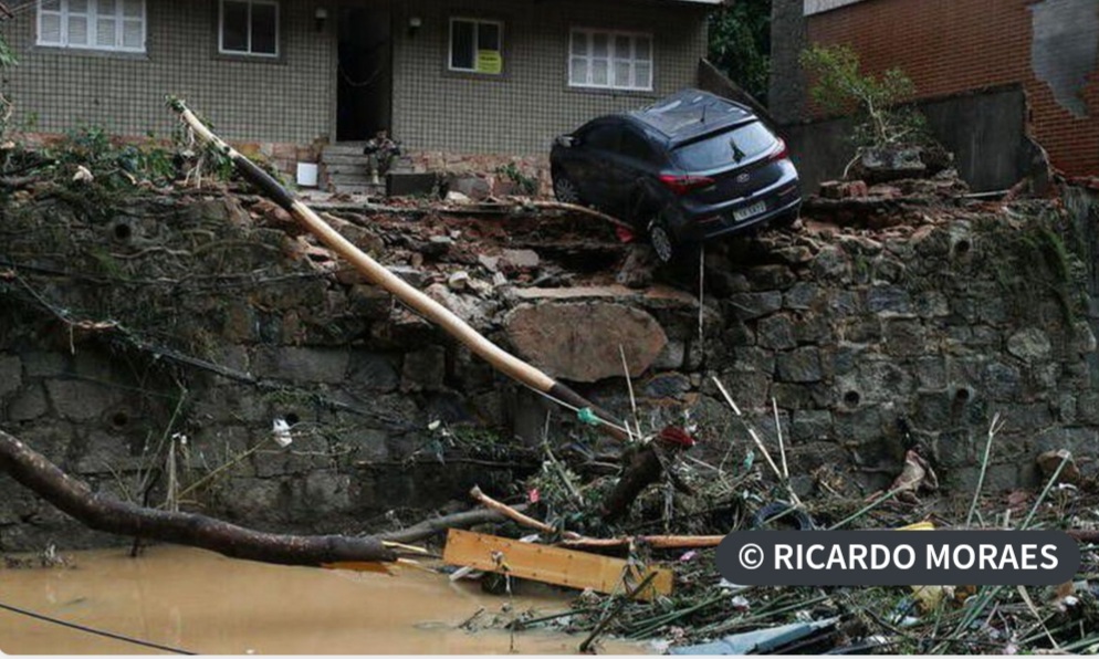 Governador pede ajuda ao governo federal para reconstruir Petrópolis