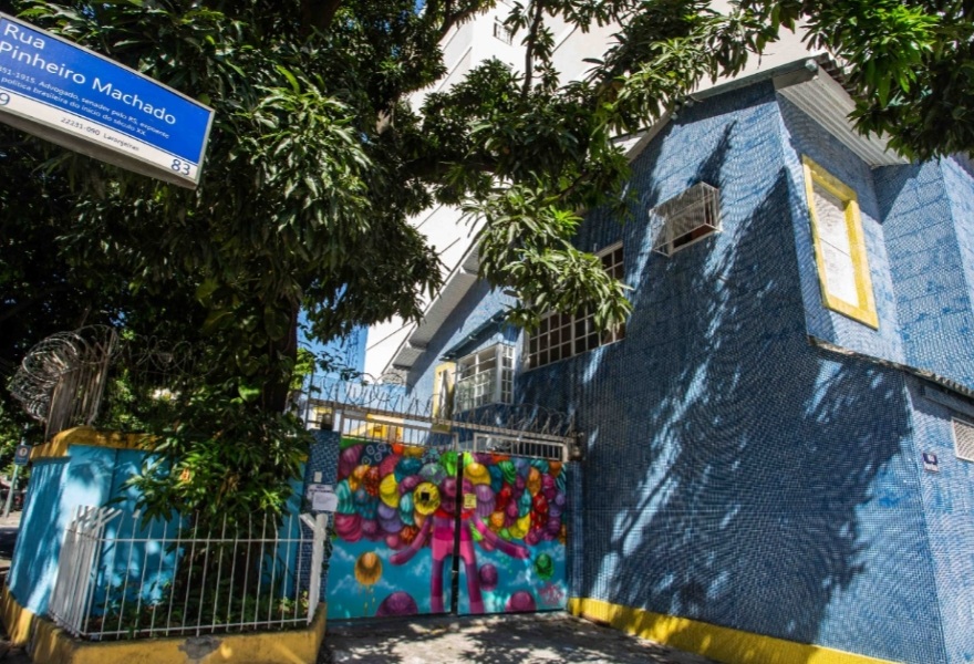 Prefeitura abre dez postos para receber doações para as famílias de Petrópolis
