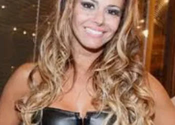 VIVIANE ARAÚJO ESTÁ GRAVIDA AOS 46 ANOS