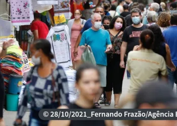 Rio de Janeiro avaliará em março liberação do uso de máscara