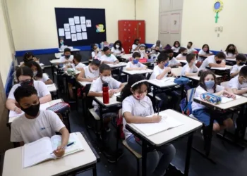 Escolas da rede municipal vão receber 750 novos agentes educadores para reforçar suas equipes