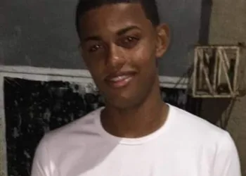 JOVEM MORRE EM TIROTEIO NUMA FESTA NA ZONA OESTE