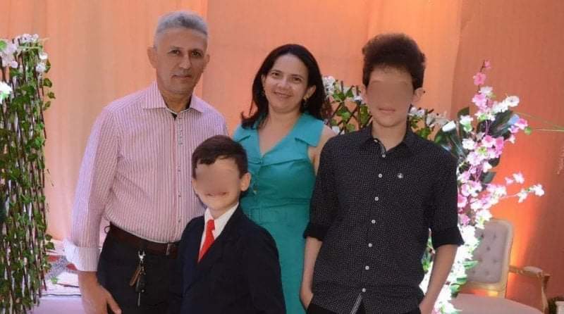 Adolescente que matou mãe e irmão ‘se assustou quando soube que o pai estava vivo’