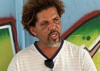 Mendigo conquistador é convidado para entrar na política