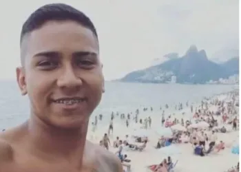 JOVEM FOI MORTO NO RJ QUANDO PULAVA O MURO DA CASA DO PAI POIS TINHA ESQUECIDO