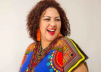 Cinthia Ribeiro homenageia as divas do samba neste sábado (26) no West Shopping