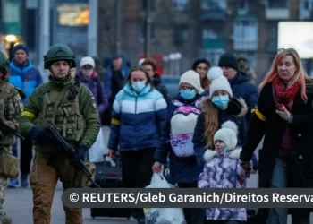 Rússia oferece corredores humanitários de cinco cidades da Ucrânia