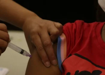 Fiocruz: vacinação infantil contra a covid-19 é o principal desafio