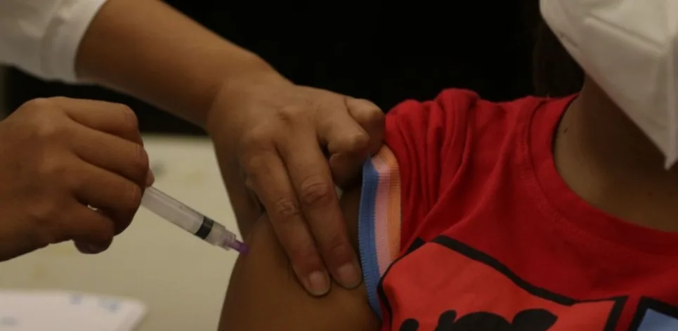 Fiocruz: vacinação infantil contra a covid-19 é o principal desafio