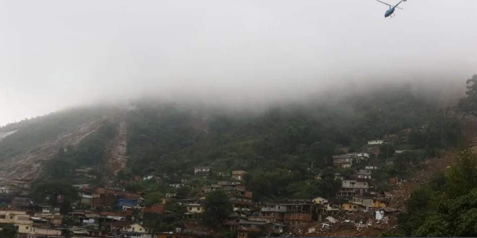 Defesa Civil e Corpo de Bombeiros são mobilizados em Petrópolis