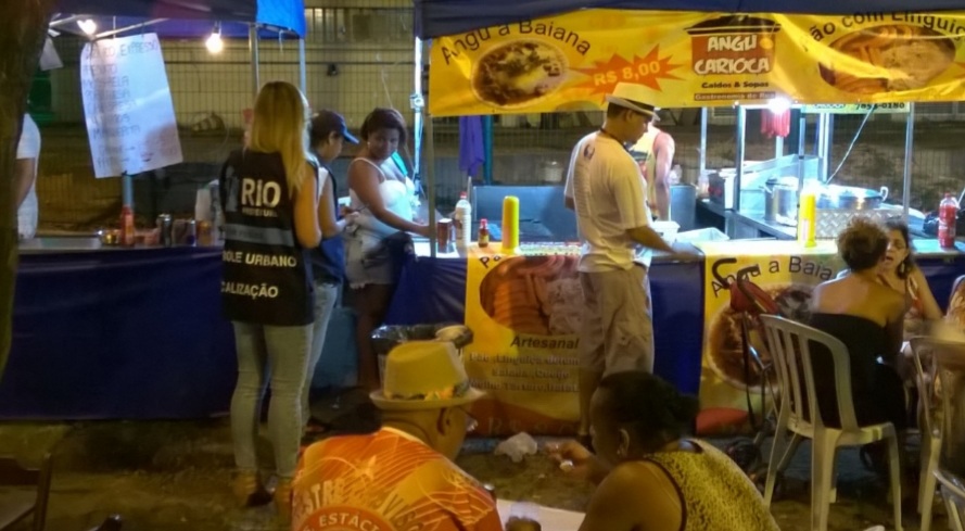 Prefeitura abre inscrição para sorteio de vagas para ambulantes atuarem no entorno do Sambódromo nos desfiles