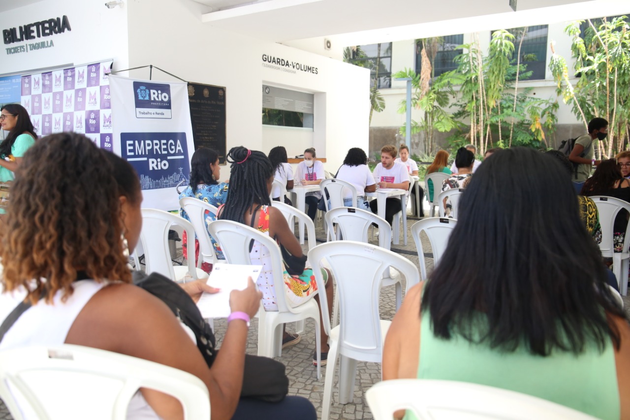 Prefeitura vai cadastrar mulheres para empregos em Cosmos