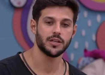 RODRIGO MUSSI TEM PERDA DE MEMÓRIA E ACHA QUE ESTÁ NO HOSPITAL APENAS UM DIA