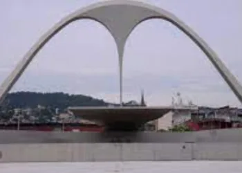 Terceira dose será exigida durante desfiles na Sapucaí