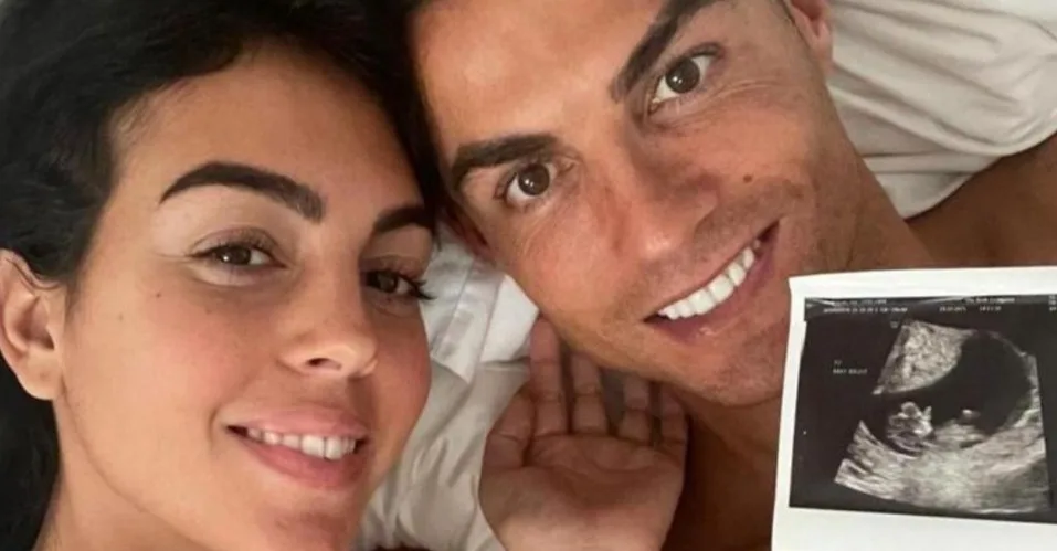 CRISTIANO RONALDO COMUNICA A MORTE DO FILHO: ” ESTAMOS ARRASADOS”