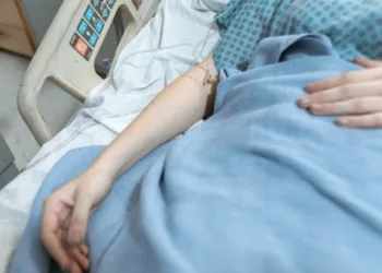 Após masturbação, jovem passa mal e vai parar na UTI de hospital; entenda